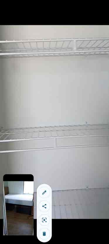 Private room in Midtown Available
