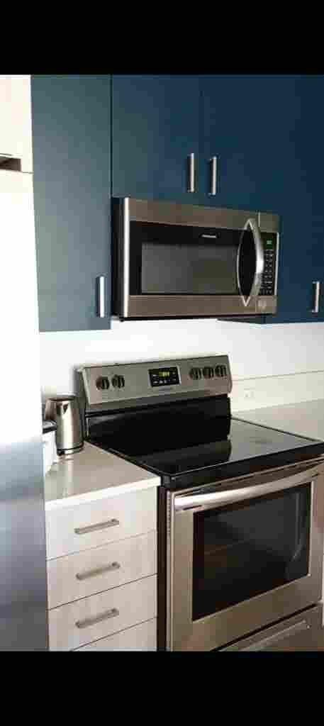 Private room in Midtown Available