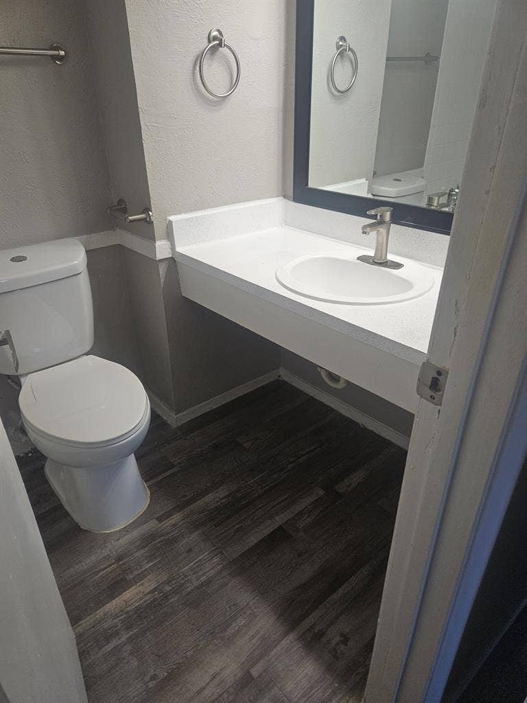 Nice room w bathroom