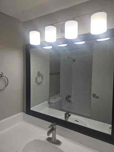 Nice room w bathroom