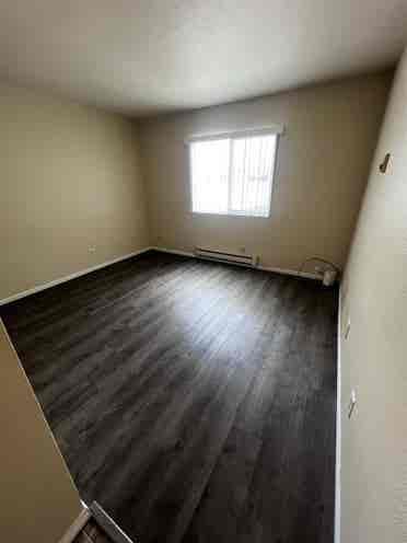 Unfurnished Master Bedroom & Bath