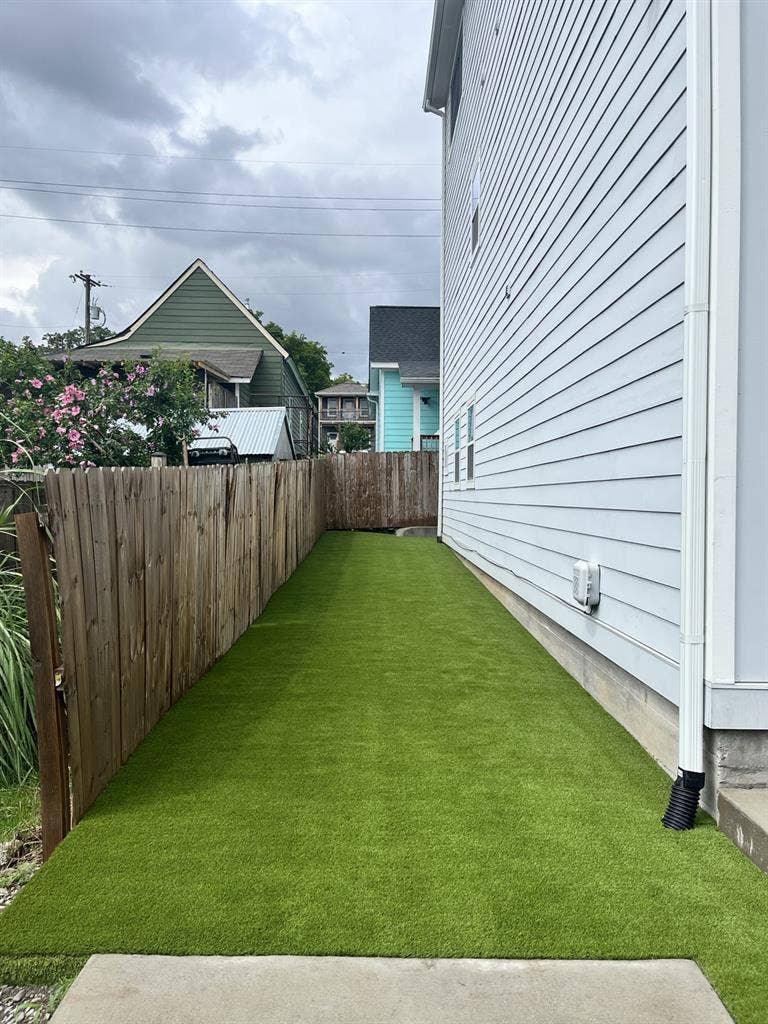 Bedroom & Bathroom 5 Min to DT