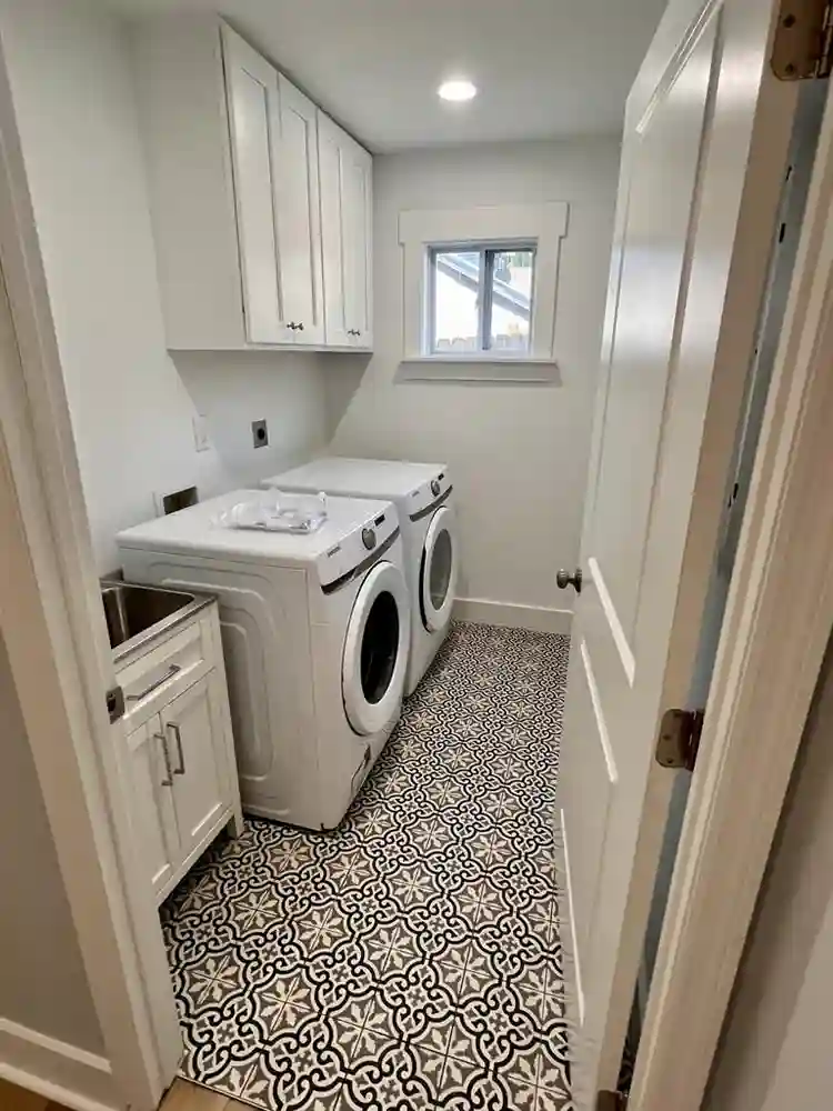 Bedroom & Bathroom 5 Min to DT