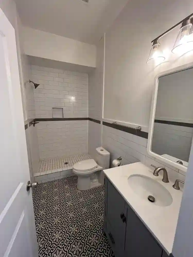 Bedroom & Bathroom 5 Min to DT