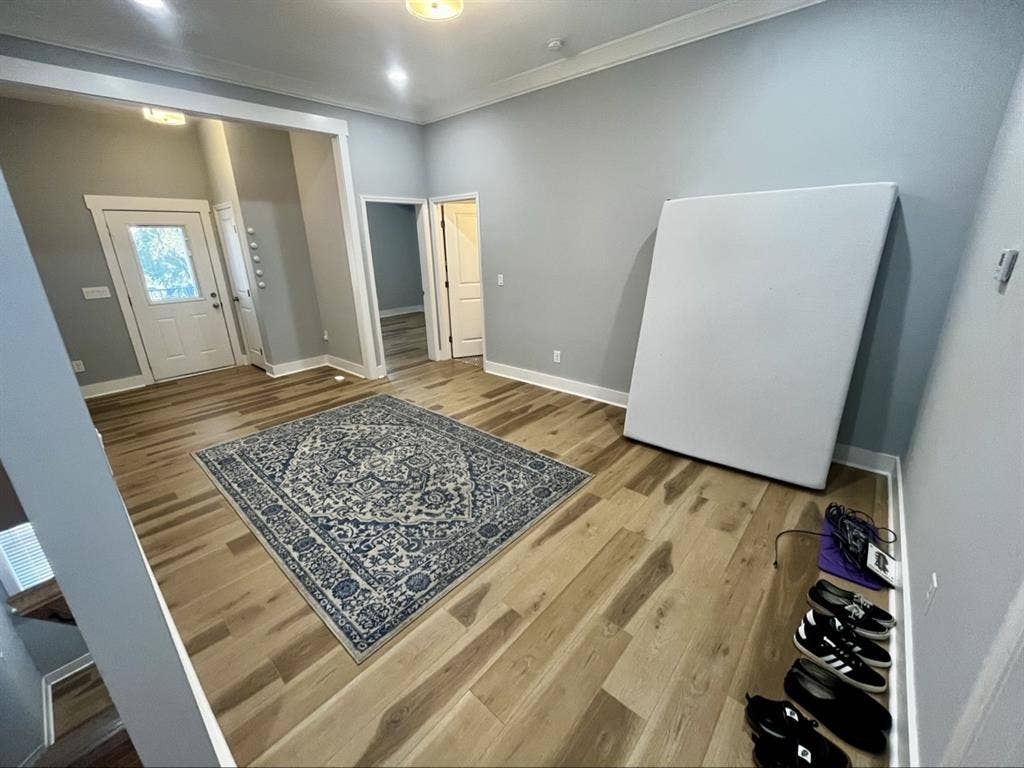 Bedroom & Bathroom 5 Min to DT