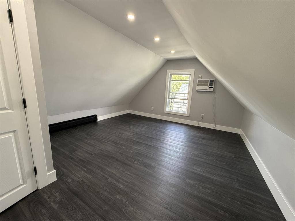 room near midtown Manhattan