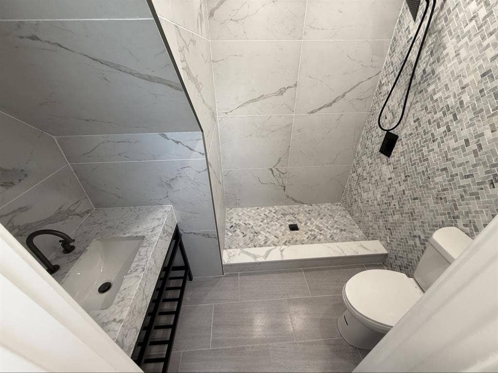 room near midtown Manhattan