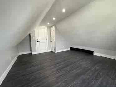 room near midtown Manhattan
