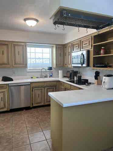 2 Rooms Open in Cozy Home (Pool)