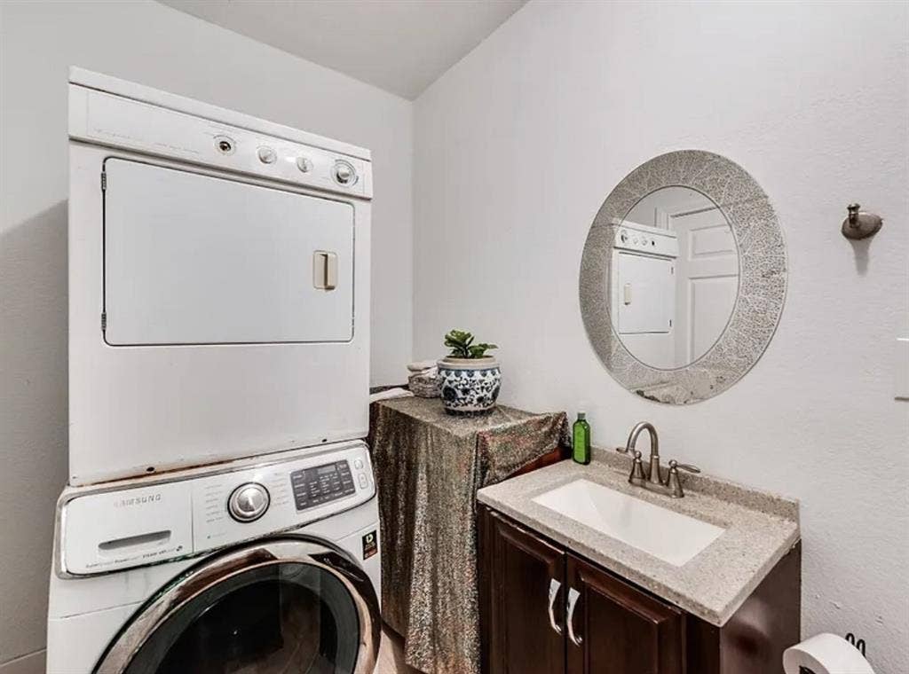 🏠1BR w/ Private Entry - BILLS PAID