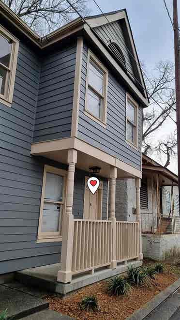 Looking for female roommate