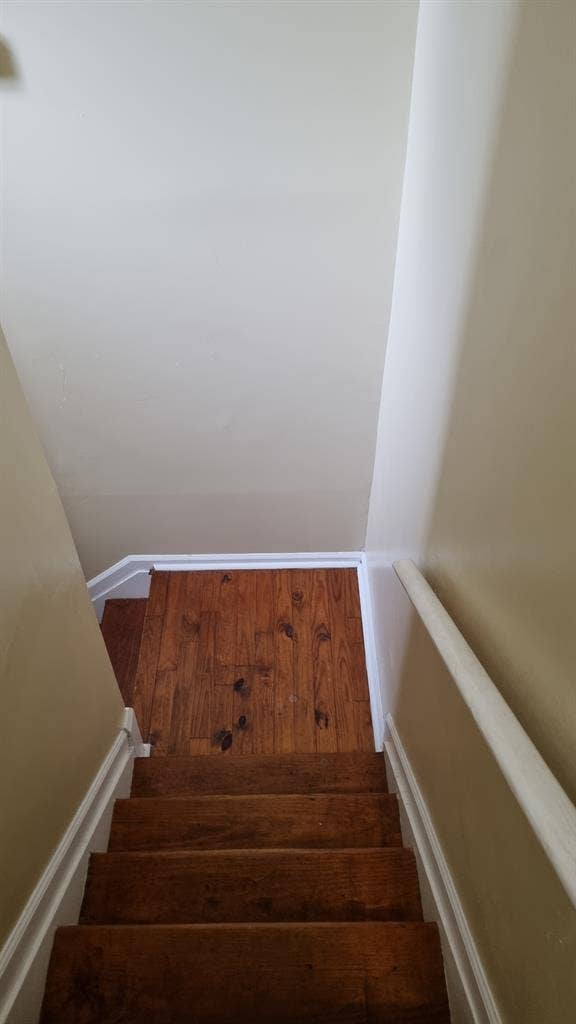 Looking for female roommate