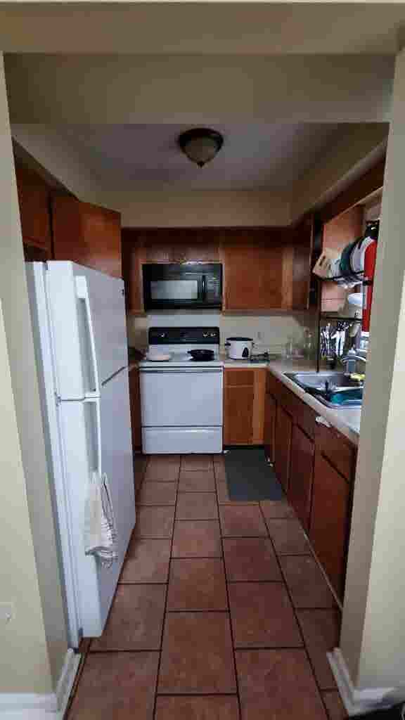 Looking for female roommate