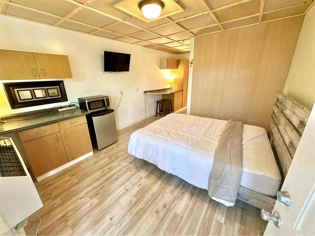 Furnished studio for rent!