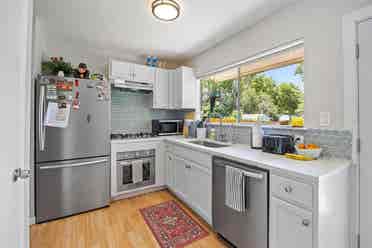 Spacious Austin Retreat w/ Backyard