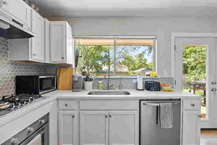 Spacious Austin Retreat w/ Backyard