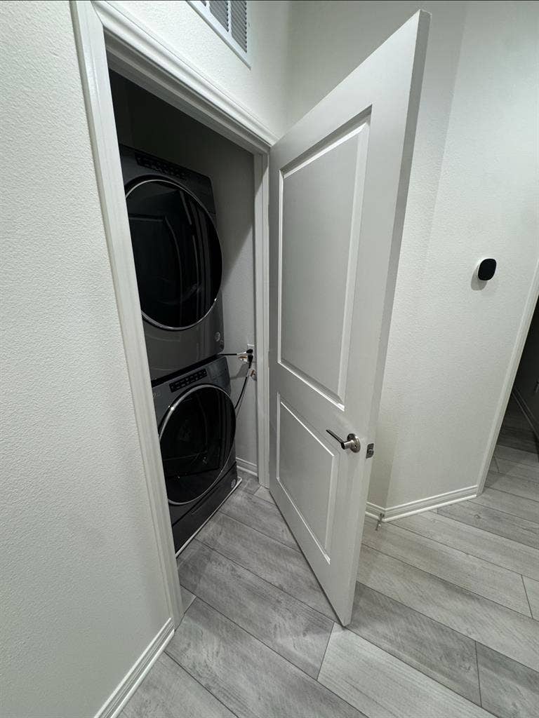ROOMS FOR RENT $
