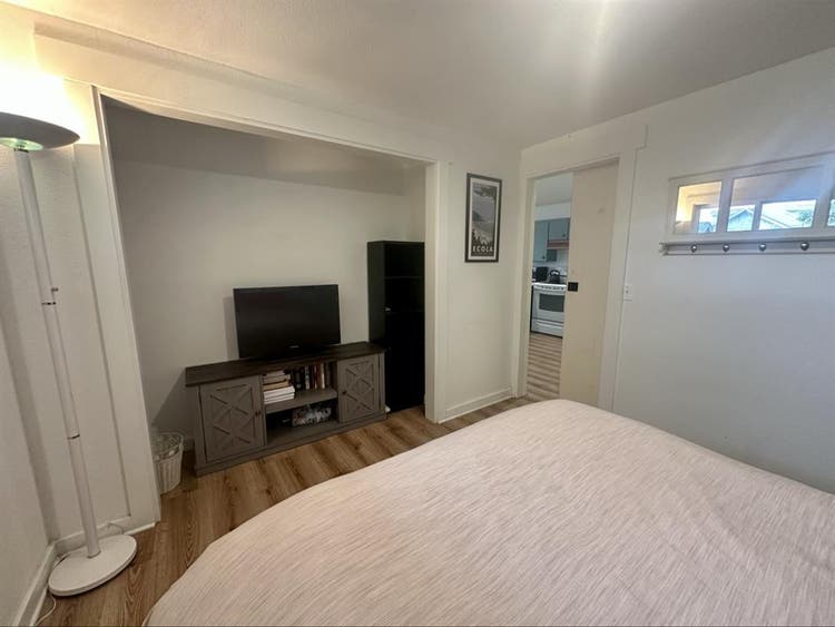 bath fully furnished home