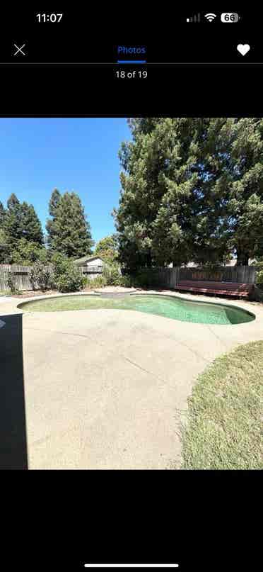 Looking for a female roommate