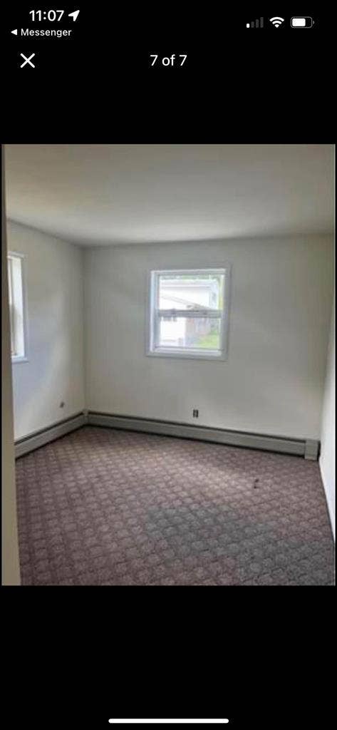 looking for female roomiee