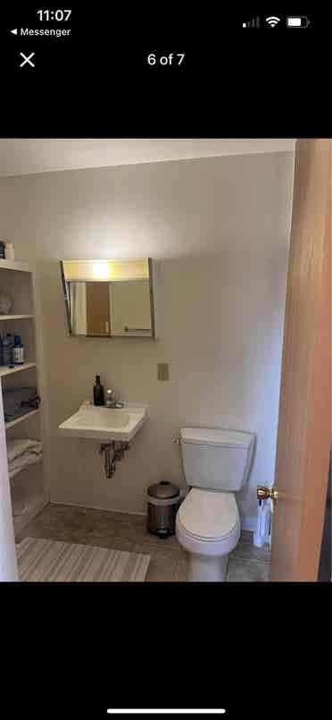 looking for female roomiee