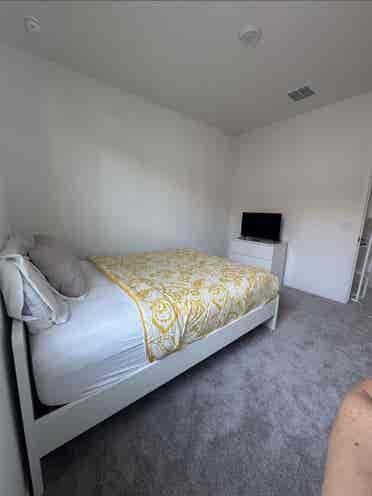 Modern Room for Rent