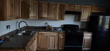 Clean room for rent near downtown 