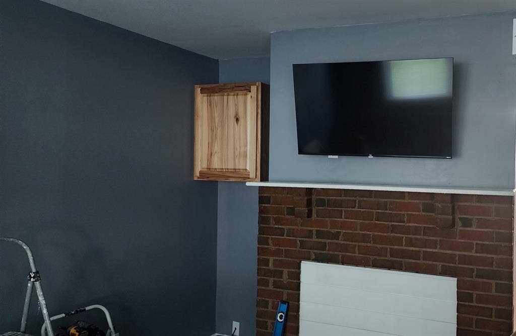 Clean room for rent near downtown 