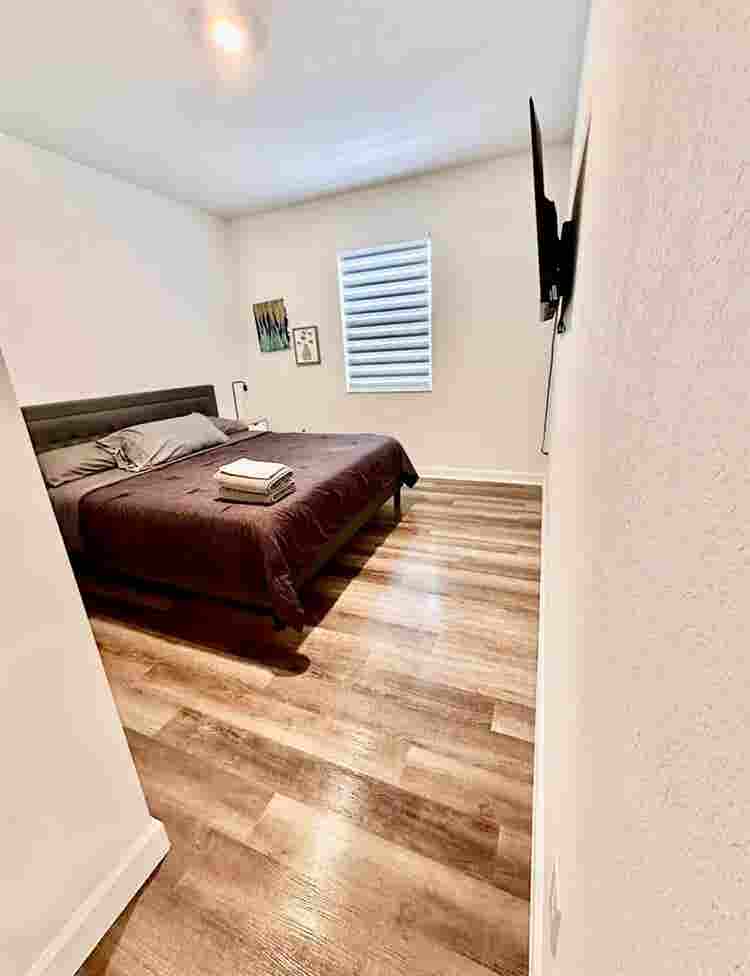 Spacious King Room in Peaceful