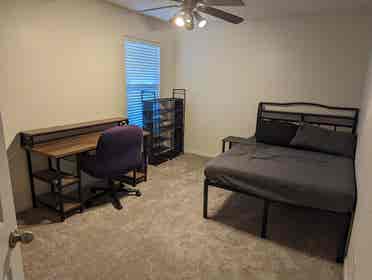 Private Room in quiet neighborhood