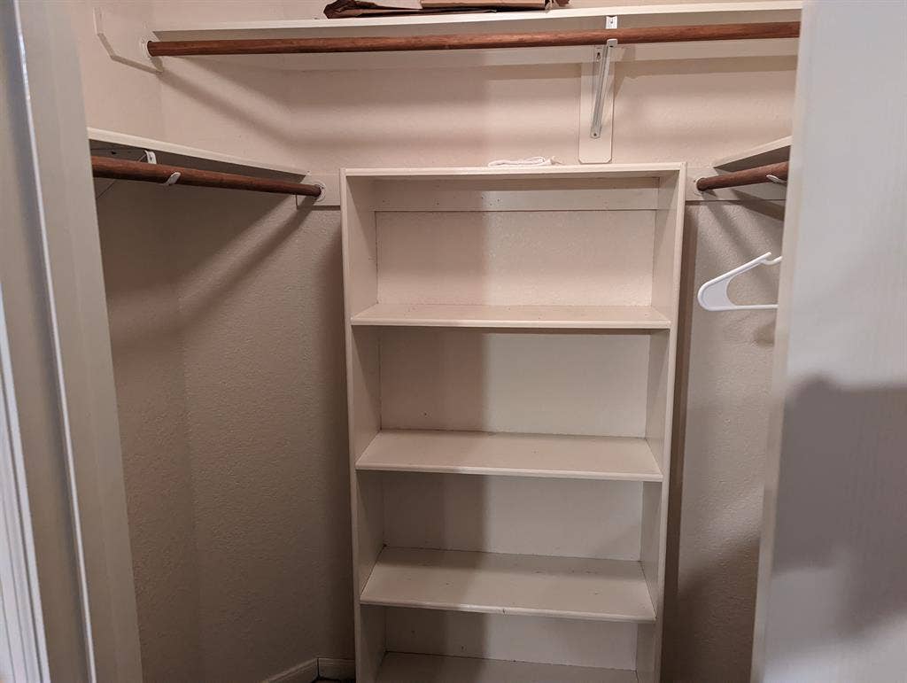 Private Room in quiet neighborhood