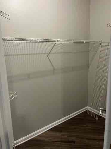 Looking for a roomate