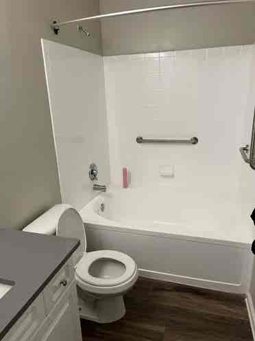 Looking for a roomate