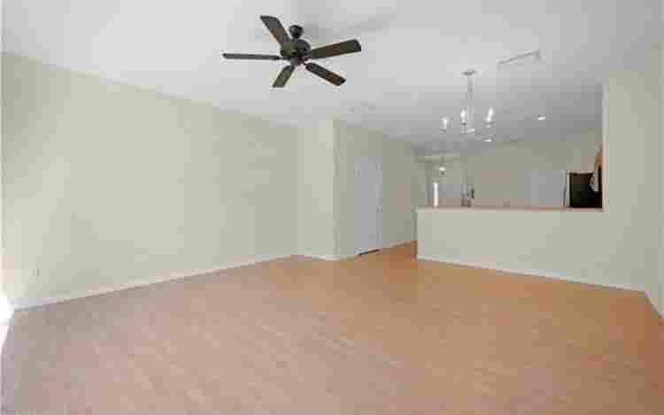 Town house in North Naples