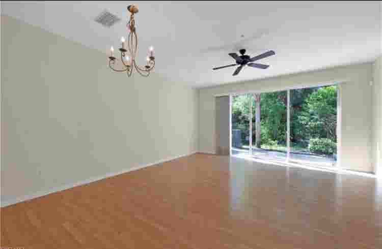 Town house in North Naples