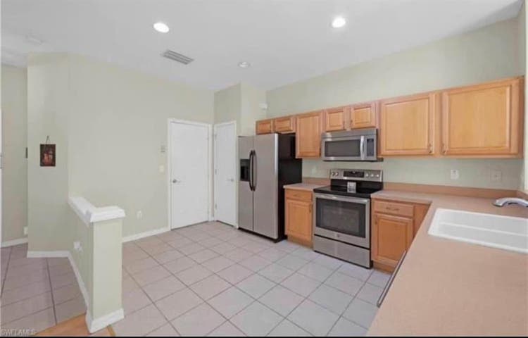 Town house in North Naples