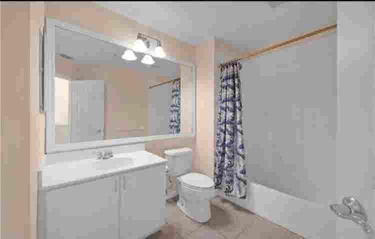 Town house in North Naples