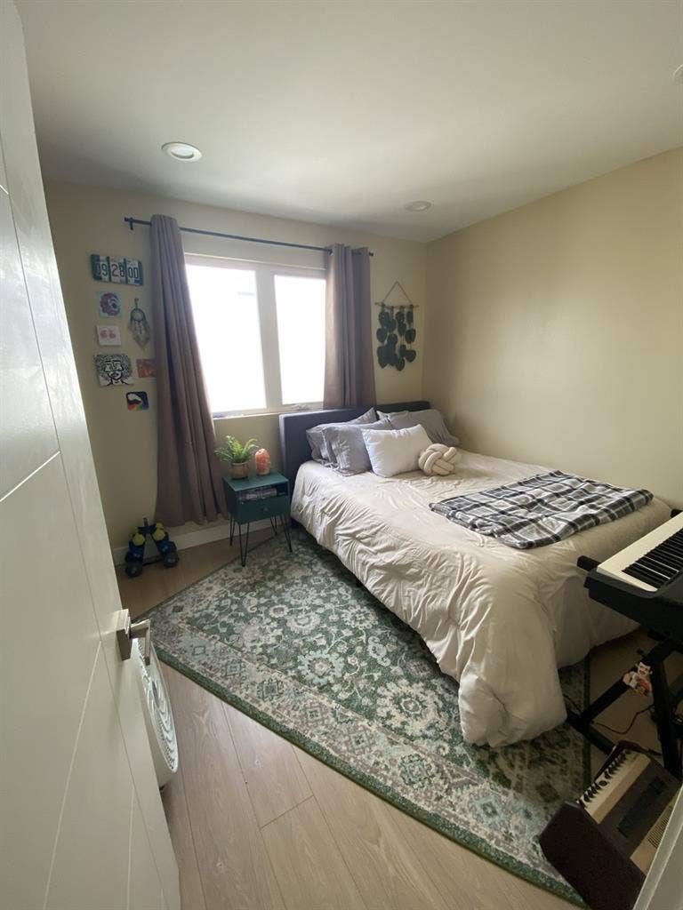 3 bedroom townhouse by Melrose Hill