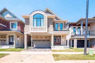 Executive Home Milton