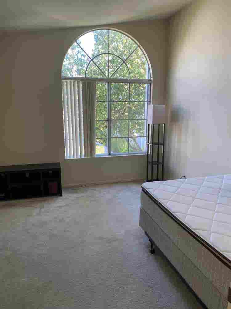 ROOMMATE WANTED NEAR BEAUTIFUL RSM