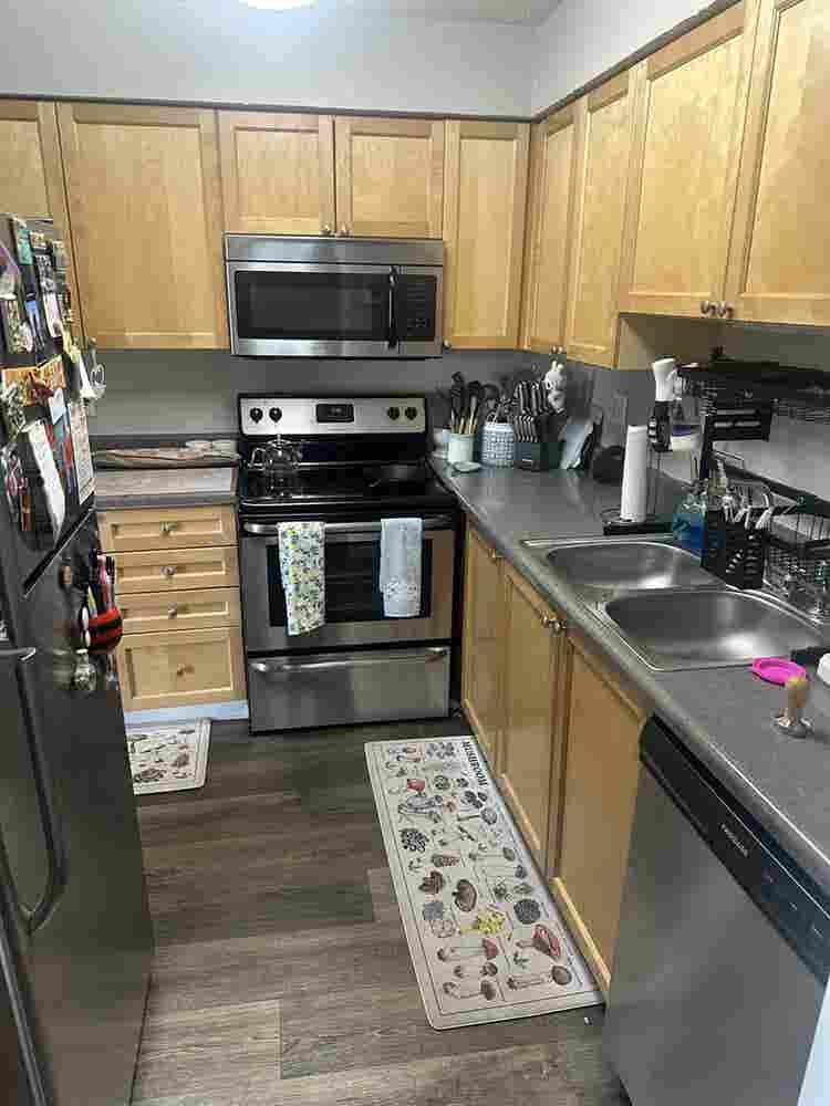 Unfurnished room with own bathroom