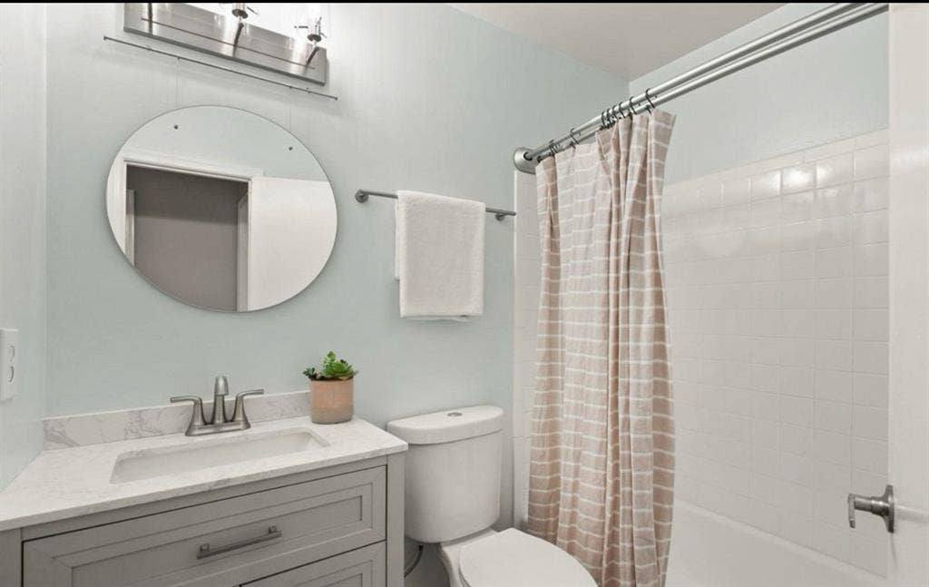Private room and shared bathroom
