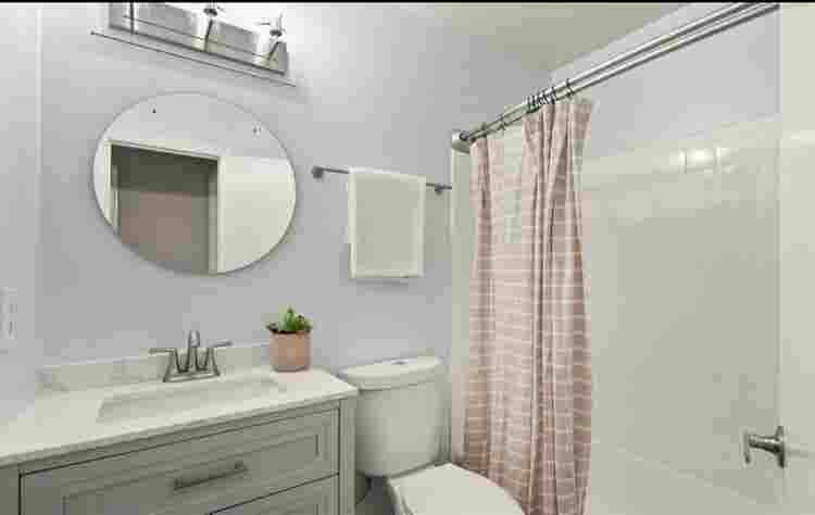 Private room and shared bathroom