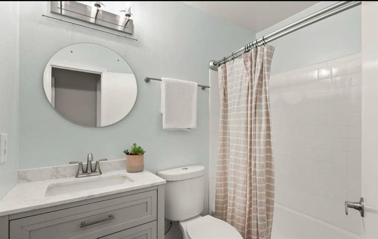 Private room and shared bathroom