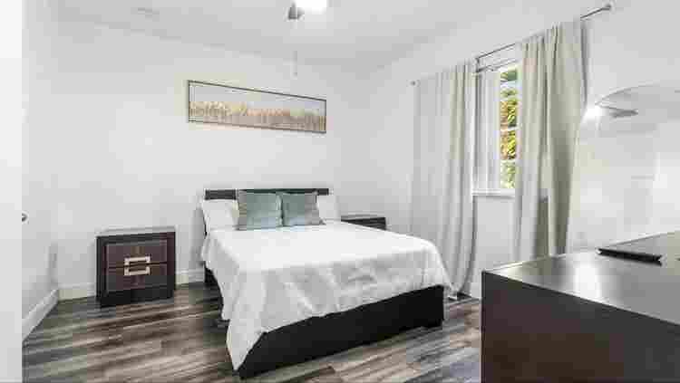 Furnished bedroom in Pembroke Pines