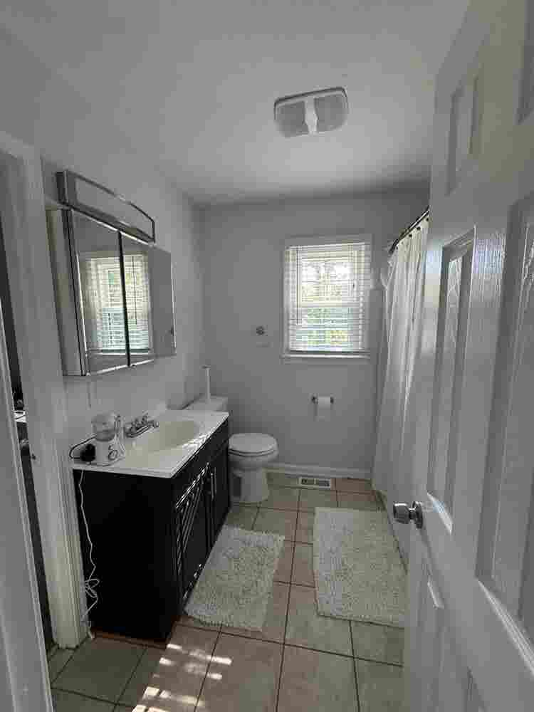Private room w/ shared bath.