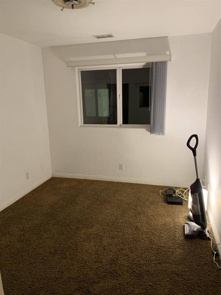 Bedroom for Rent - Newport Beach