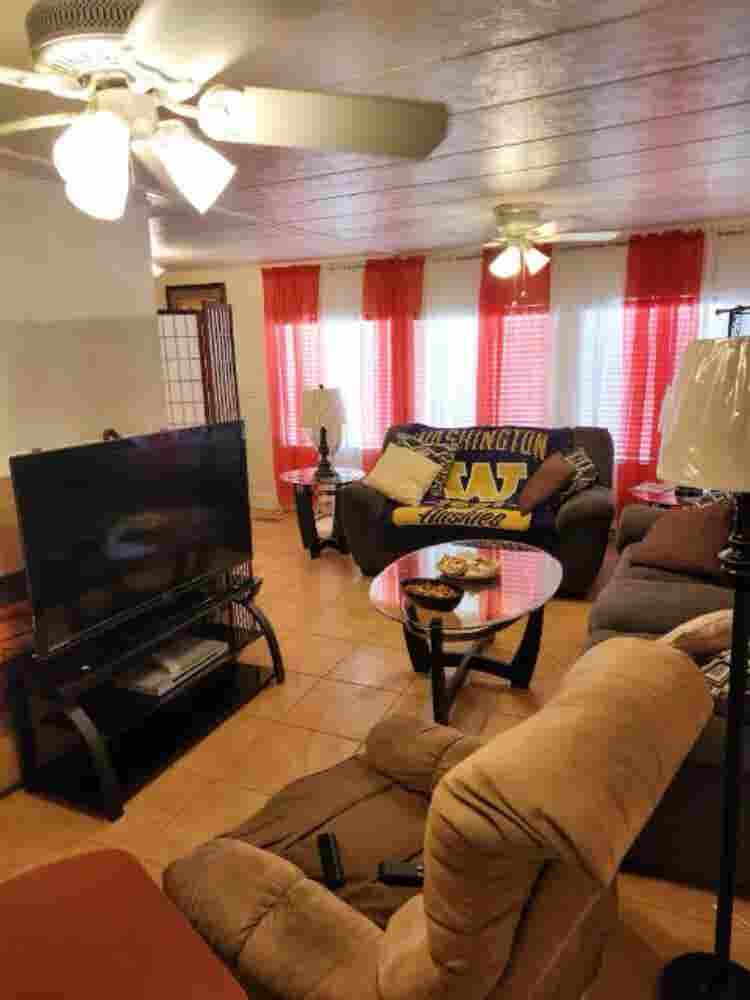 Mobile home for rent early October