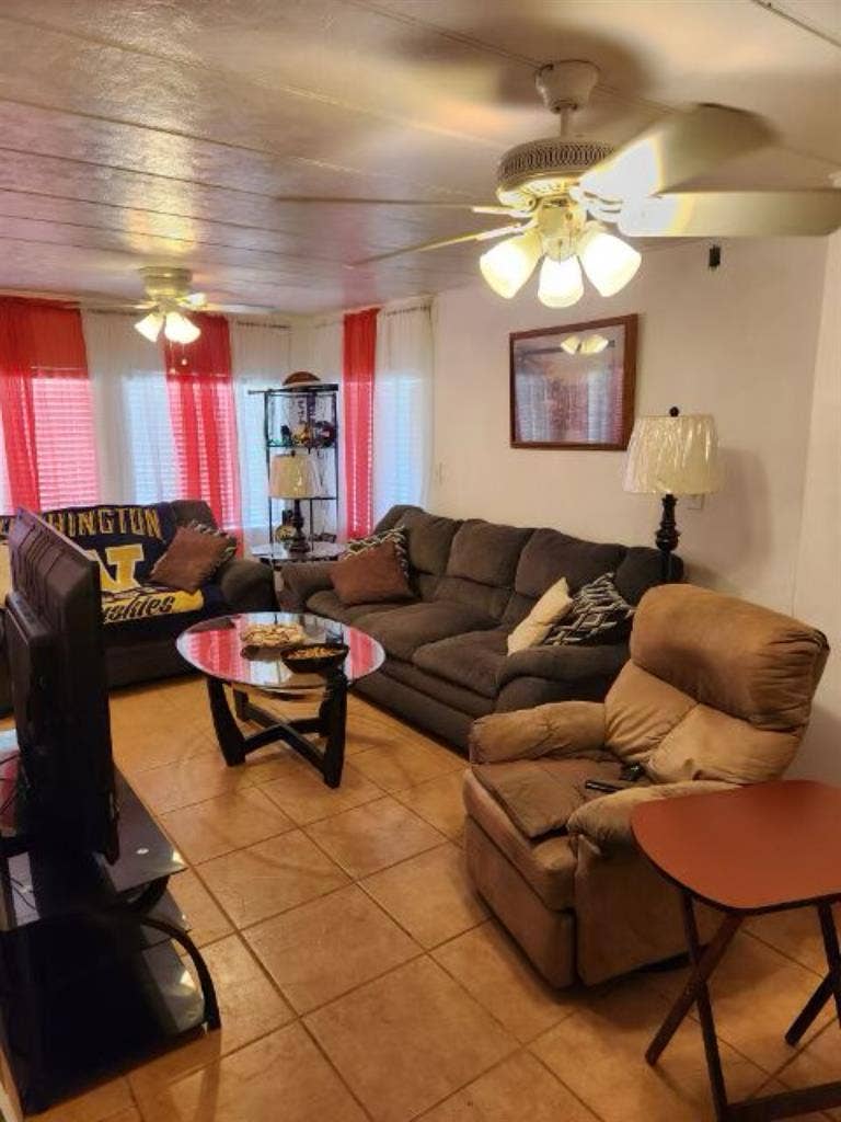 Mobile home for rent early October