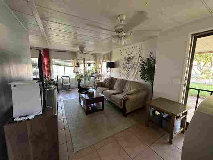 Mobile home for rent early October